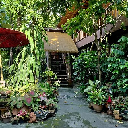Oldy De Garden Aparthotel Чиангмай Екстериор снимка