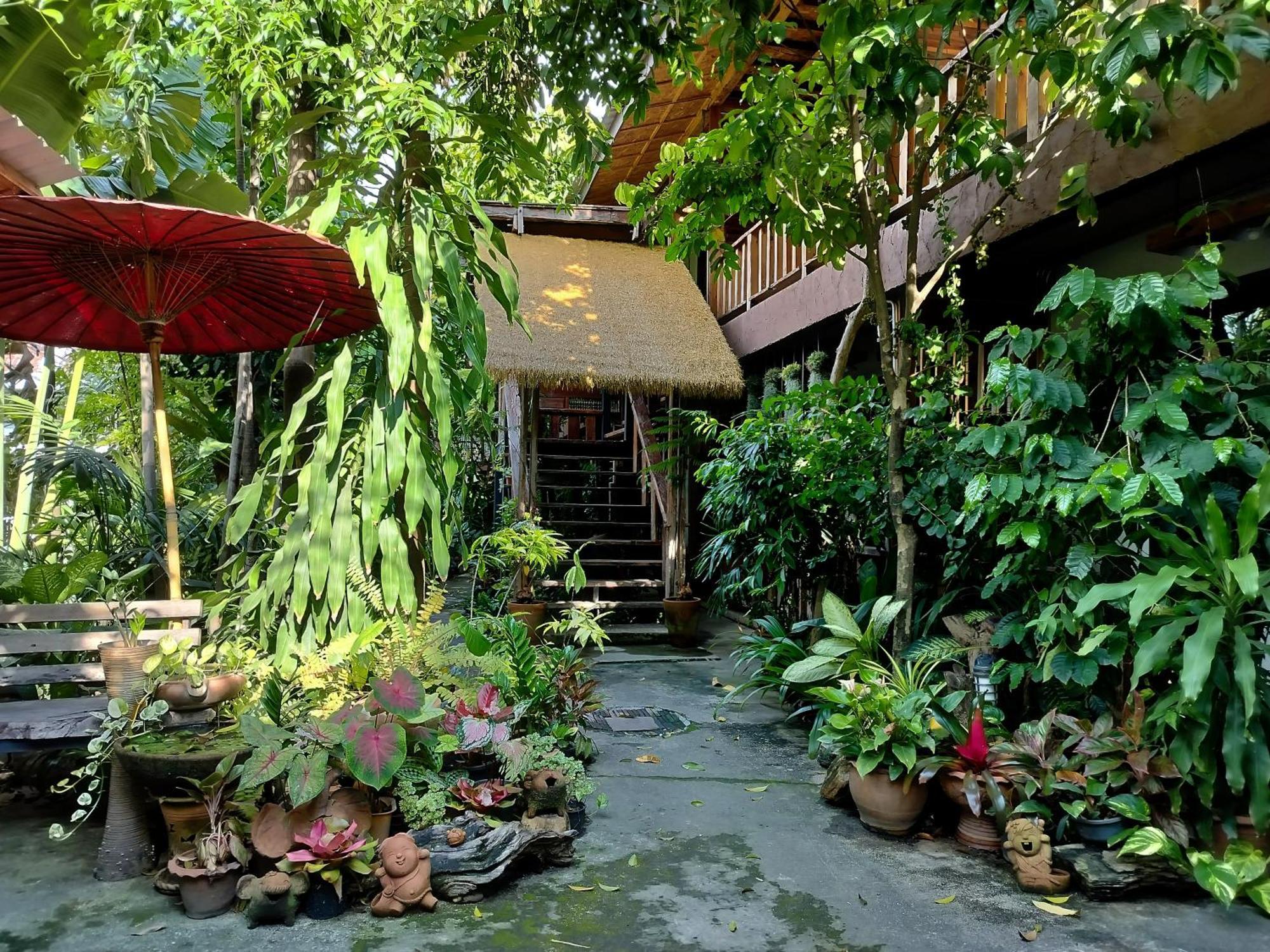 Oldy De Garden Aparthotel Чиангмай Екстериор снимка
